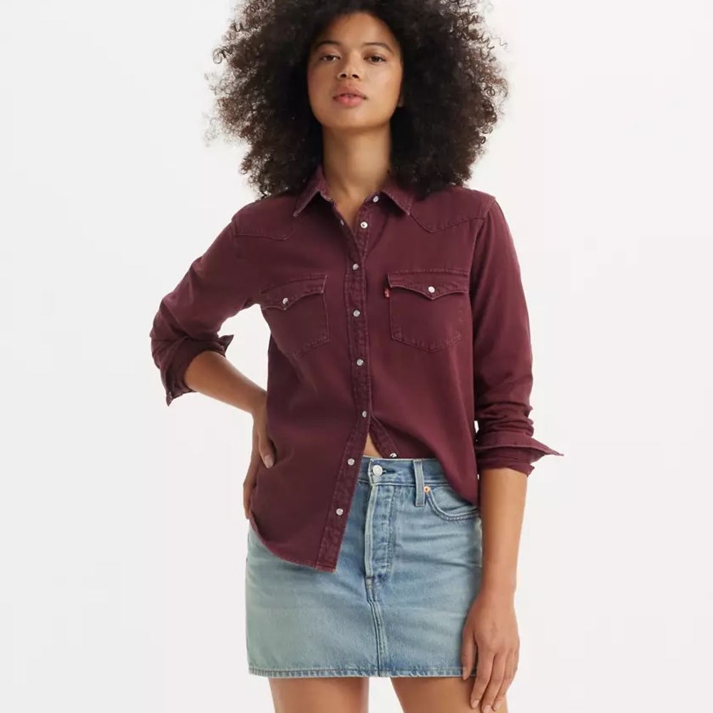 💕 LEVI’S ultimate western denim shirt NEW size S in Windsor wine, pearl snap - Picture 2 of 3
